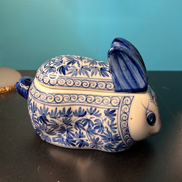 Vintage | Art | Vintage Hand Painted White Blue Ceramic Bunny Trinket ...